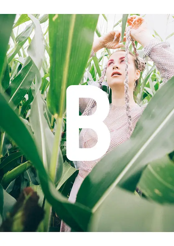 ◢ Pavlína Temcsáková: Třpytím přesčas